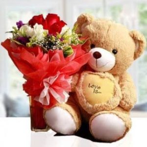 Bouquet of 6 roses and a Teddy